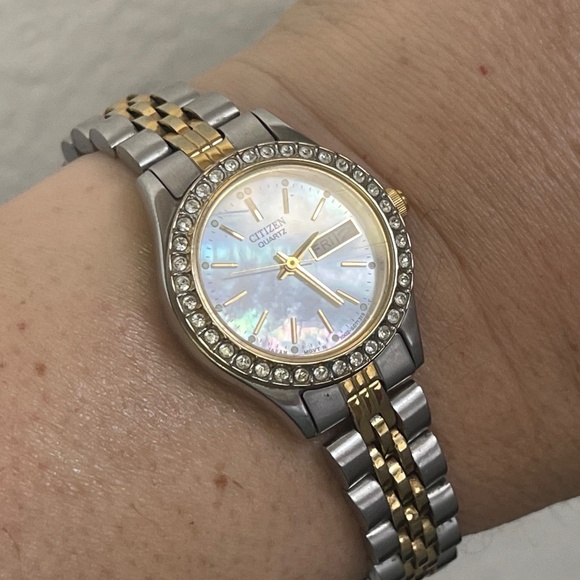 Citizen Stainless Steel Quartz  Watch two tone Mother of pearl clear crystal - Picture 1 of 10
